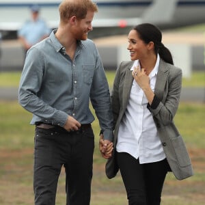 No segundo dia de viagem à Australia, Meghan Markle elegeu blazer oversized