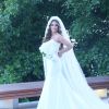 Nicole Bahls optou por um vestido clássico confeccionado em renda italiana