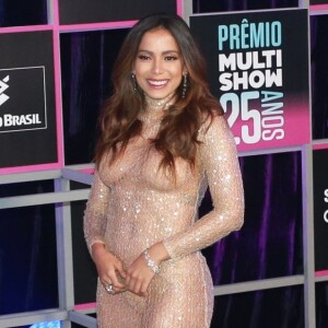 Anitta também apostou na transparência, assim como outras celebridades em 2018