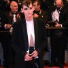 Kristen Stewart apostou em calça e blazer ongo na exibição do filme 'Knife + Heart' no Palais des Festivals, durante o Festival de Cannes, em 17 de maio de 2018
