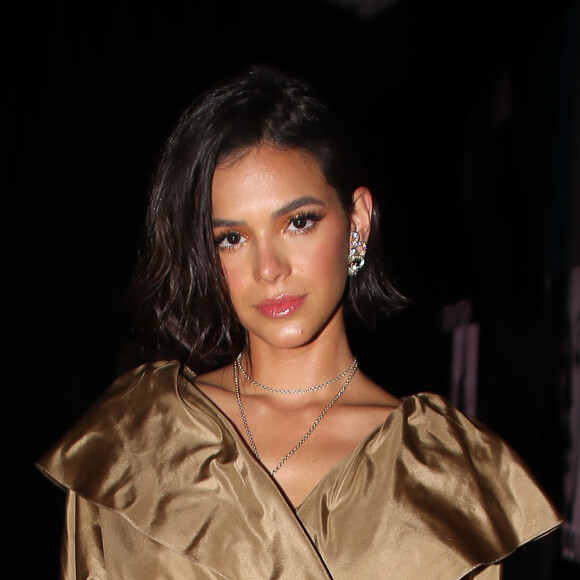 Bruna Marquezine disse ter desmarcado a visualização de mensagem lida em aplicativo de celular