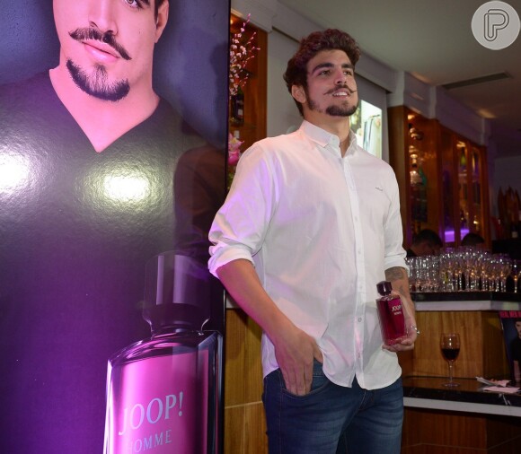 Caio Castro promove evento de perfumes em São Paulo