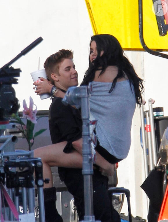 Justin Bieber e Selena Gomez tem relacionamento ioiô