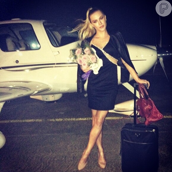Na hora de voltar para o Rio de Janeiro, Fiorella Mattheis foi embora a bordo de um avião particular