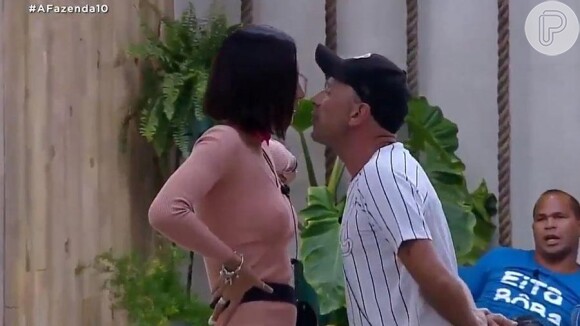 Em 'A Fazenda 10', Rafael Ilha provocou briga cara a cara com Gabi Prado, namorada de João Zoli