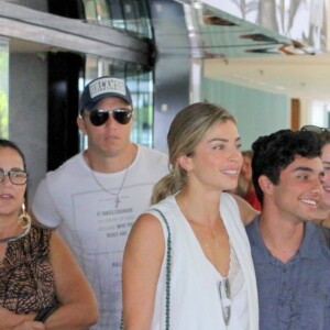 Natural do Paraná, Grazi Massafera recebeu os familiares no Rio para as festas de fim de ano