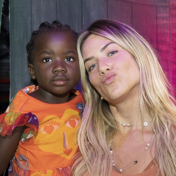 Giovanna Ewbank fez uma avaliação do início da criação da filha, Titi: 'Tinha dúvida de que as minhas lições fariam dela um ser humano do bem, sem julgamento e amor ao próximo. Acho que eu tenho feito esse papel muito bem'