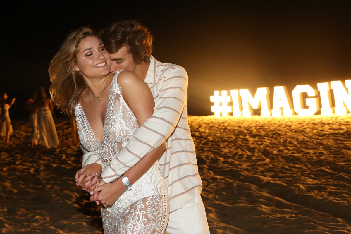 Foto: Sasha Meneghel e Bruno Montaleone estão namorando há um ano -  Purepeople