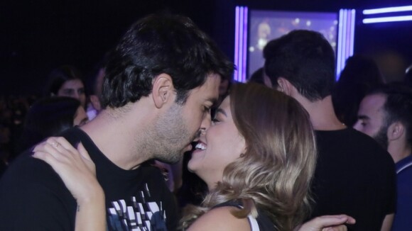 Carol Dias posta sua primeira foto com Kaká após anúncio de noivado: 'Meu noivo'