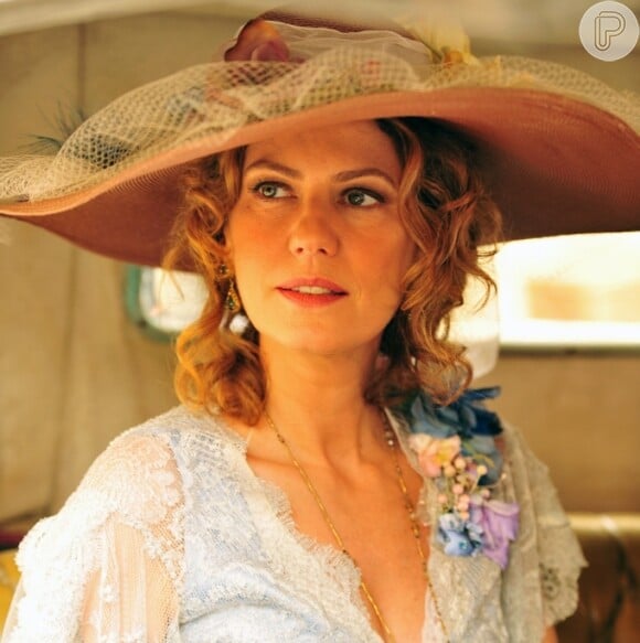 Constância (Patrícia Pillar) ficará sozinha no final de 'Lado a Lado', em março de 2013