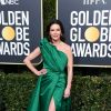 Catherine Zeta-Jones usou um vestido tomara-que-caia verde