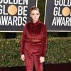 Elsie Fisher escolheu o conjunto de calça e terno de veludo para o Globo de Ouro 2019