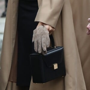 A bolsa escolhida por Meghan Markle é da marca de Victoria Beckham