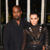 Kanye West e Kim Kardashian com poderoso vestido de transparência