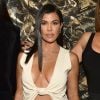 Kourtney Kardashian: pele à mostra no look!