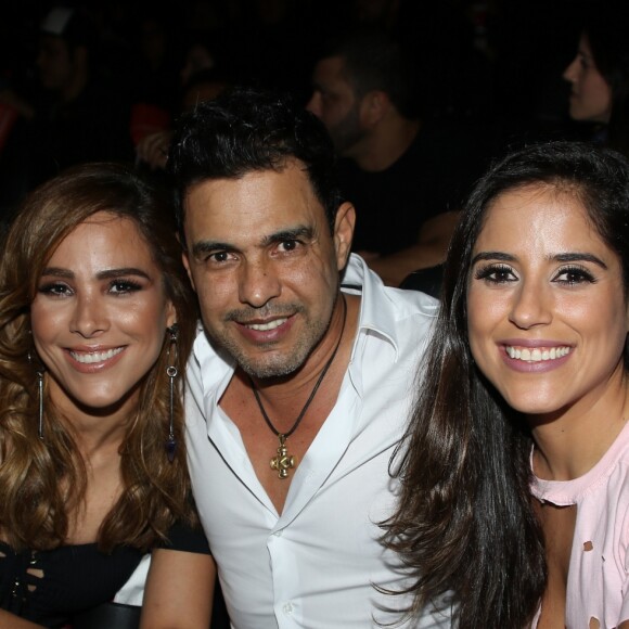 Camilla Camargo é a filha do meio de Zezé Di Camargo