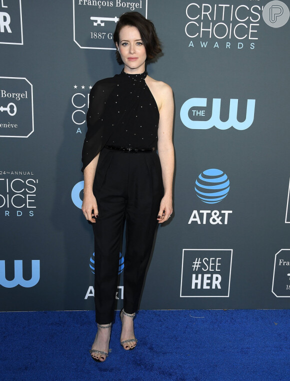 Claire Foy apostou na calça de alfaiataria para o Critics' Choice Awards 2019