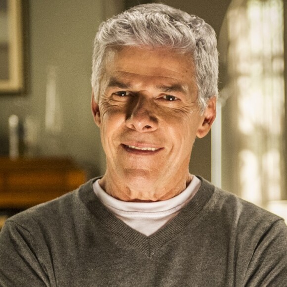 José Mayer ficou internado por um mês no ano passado para tratar uma doença autoimune