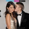 Segundo a mídia internacional, Justin Bieber e Selena Gomez estariam noivos