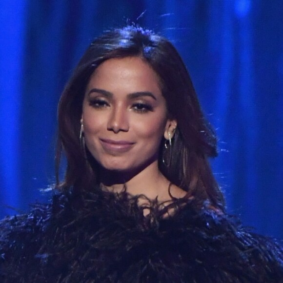 Namoro de Anitta e Ronan Carvalho havia sido entregue por David Brazil durante passeio pelo Ceará: 'Boy'