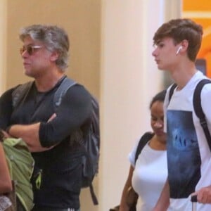 Fabio Assunçãofoi clicado com os filhos embarcando em aeroporto do Rio nesta segunda-feira, 21 de janeiro de 2019