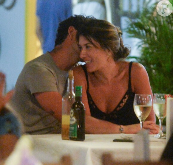 Rebeca Abravanel e Alexandre Pato curtiram jantar romântico na Bahia