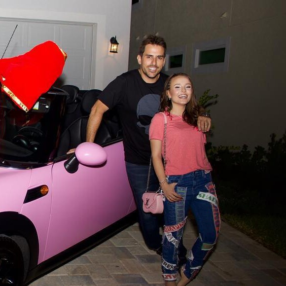 Larissa Manoela ganhou de aniversário um automóvel de R$ 100 mil