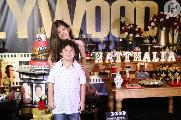 Natthália Gonçalves posou com Davi Queiroz em sua festa de aniversário