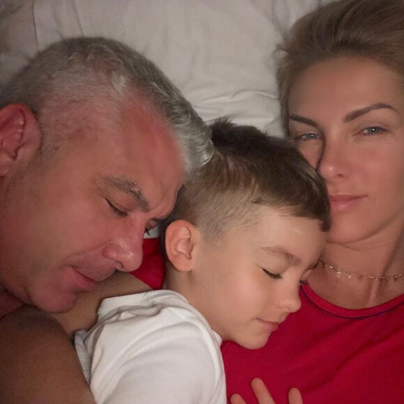 'Hoje me despeço do meu sogro. Faleceu na tarde de hoje. Dia de luto!', escreveu o marido de Ana Hickmann, Alexandre Correa