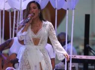Claudia Leitte aposta em look total white de renda para show na BA: 'Quero mais'