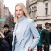 Moda de rua na NYFW: a modelo Karlie Kloss após o desfile de Primavera / Verão de Ralph Lauren