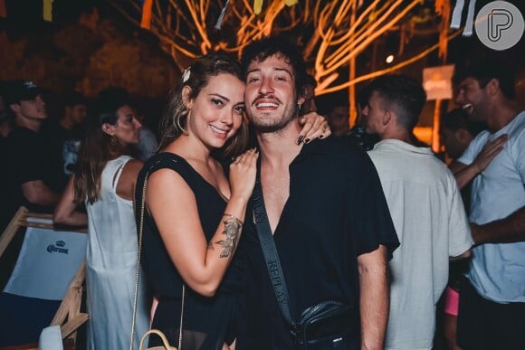 Carol Dantas namora o empresário Vitor Martinez