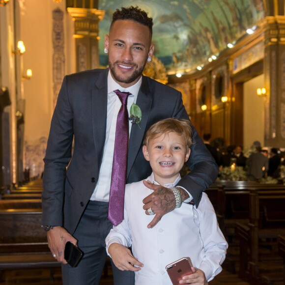 Davi Lucca está em Paris comemorando aniversário do pai, Neymar