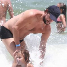 Marcelo Serrado é fotografado na praia da Barra da Tijuca, no Rio de Janeiro, em 10 de fevereiro de 2019