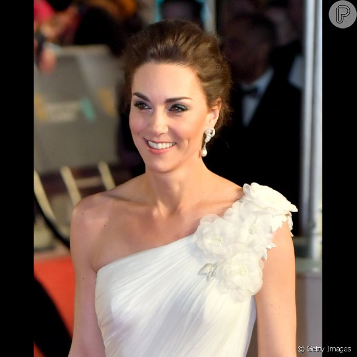 Kate Middleton elegeu par de brincos, modelo gota de pérolas e diamantes,  da falecida princesa Diana - Purepeople