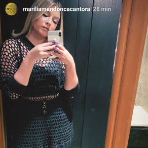 Marília Mendonça usou look vazado e postou foto na web