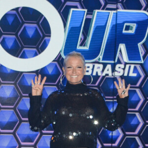 'Tem até paquita procurando namorado! Tem uma paquita que fala que está procurando e a gente começa a mandar fotos pra ela', revelou Xuxa Meneghel