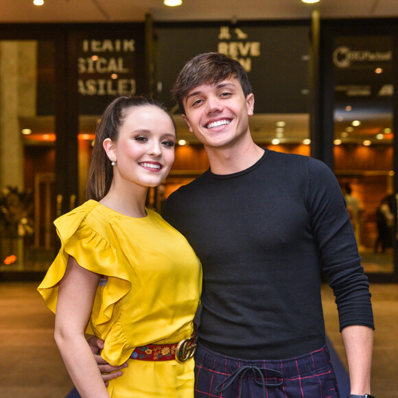 Larissa Manoela tem apoio do namorado, Leo Cidade, em malhação