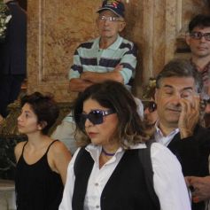 Roberta Miranda se emocionou no velório de Bibi Ferreira, no Theatro Municipal, nesta quinta-feira, 14 de fevereiro de 2019