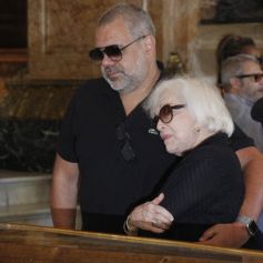 Nathalia Timberg passou pelo velório de Bibi Ferreira, no Theatro Municipal, nesta quinta-feira, 14 de fevereiro de 2019