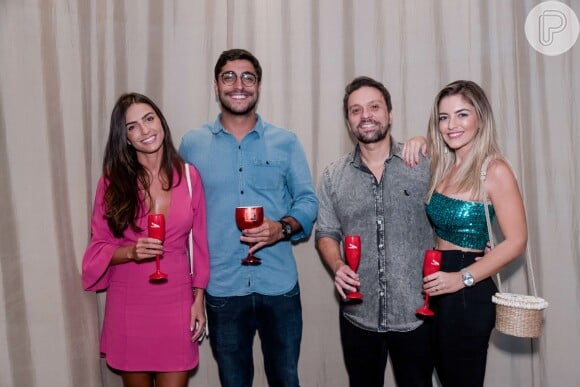 Thiago Magalhães e Audrey Banzi ao lado dos amigos Bruno Vilardi e Nathalia Vianna na inauguração do Camarote da Allegria