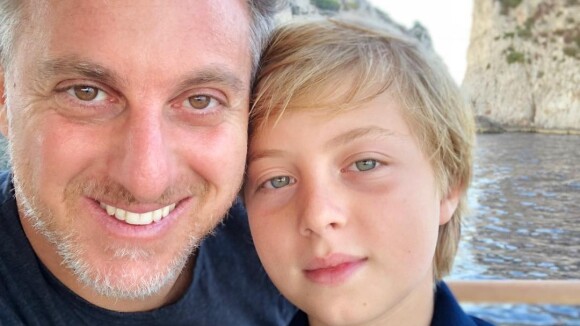 Luciano Huck e filho Benício se divertem ao notar 'semelhança': 'Cara do papai'