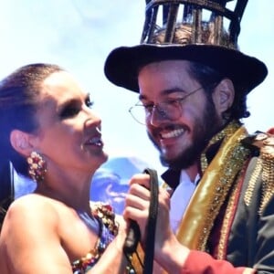 Fátima Bernardes e Túlio Gadêlha dançaram forró no Baile dos Artistas em Recife, Pernambuco