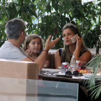 Flávia Alessandra e Otaviano Costa fazem programa família com a filha, Olivia