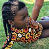 Giovanna Ewbank explicou foto da filha, Títi, com um pedaço de grama na boca