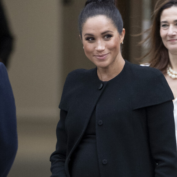 Meghan Markle está com sete meses de gravidez e deve dar à luz em abril