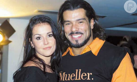 Deborah Secco e Maurício Mattar começaram a namorar em 2001, durante as gravações da novela 'A Padroeira'. O romance não engrenou e o casal se separou menos de um mês depois