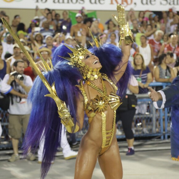 Sabrina Sato veio representando a guerreira da casa real no desfile da Vila Isabel em 2016