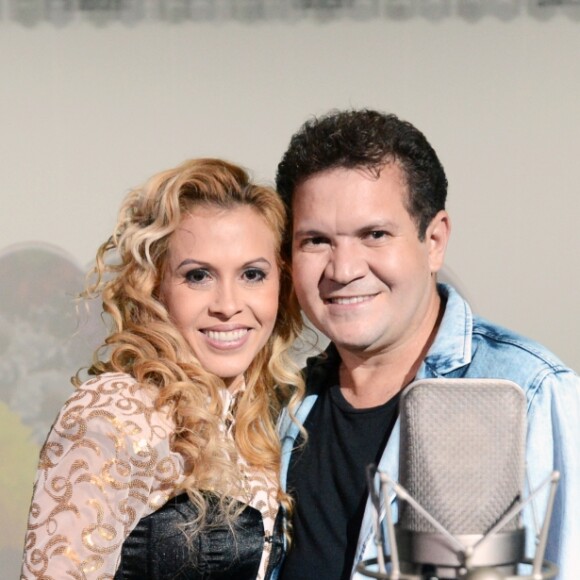 'Não rasgou a página', afirmou mais internauta, citando frase usada pela própria Joelma em shows e até em entrevista ao 'Domingão do Faustão'. 'Não é virar a página, é rasgar. É deixar tudo para trás e ir avante', disse na ocasião