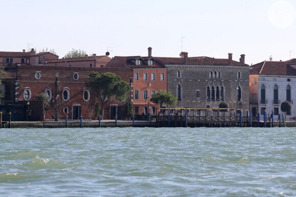 As autoridades de Veneza anunciaram o fechamento de 50 metros de cumprimento do Grande Canal, que fica em frente ao hotel Aman, onde acontece a cerimônia